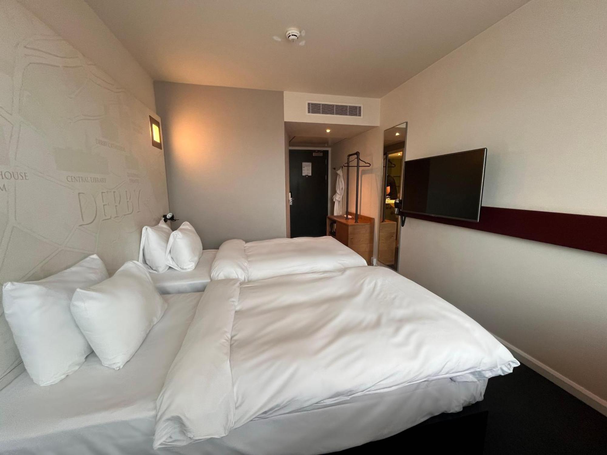 เพนตาโฮเต็ล เดอร์บี Hotel ดาร์บี ภายนอก รูปภาพ