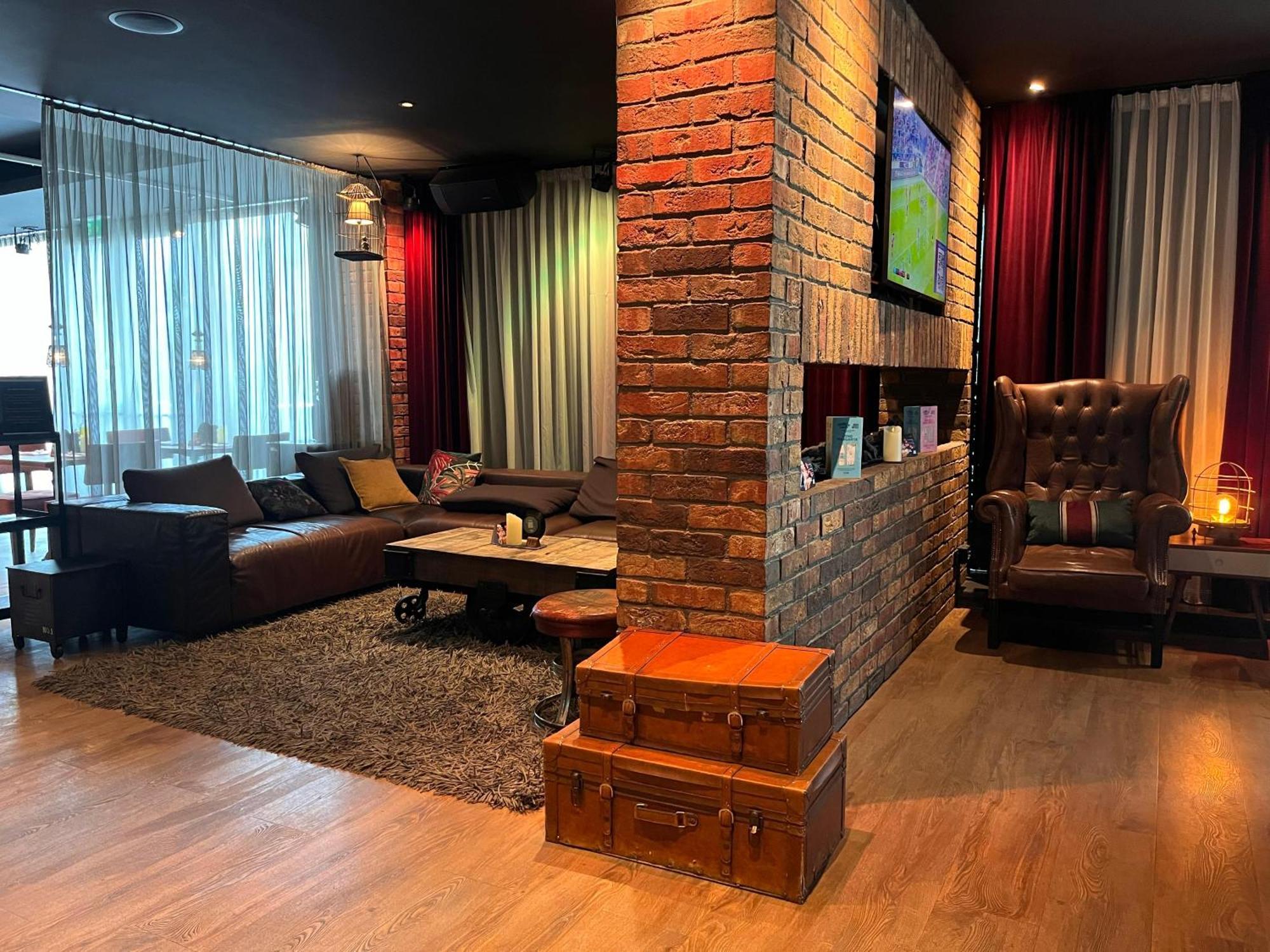 เพนตาโฮเต็ล เดอร์บี Hotel ดาร์บี ภายนอก รูปภาพ