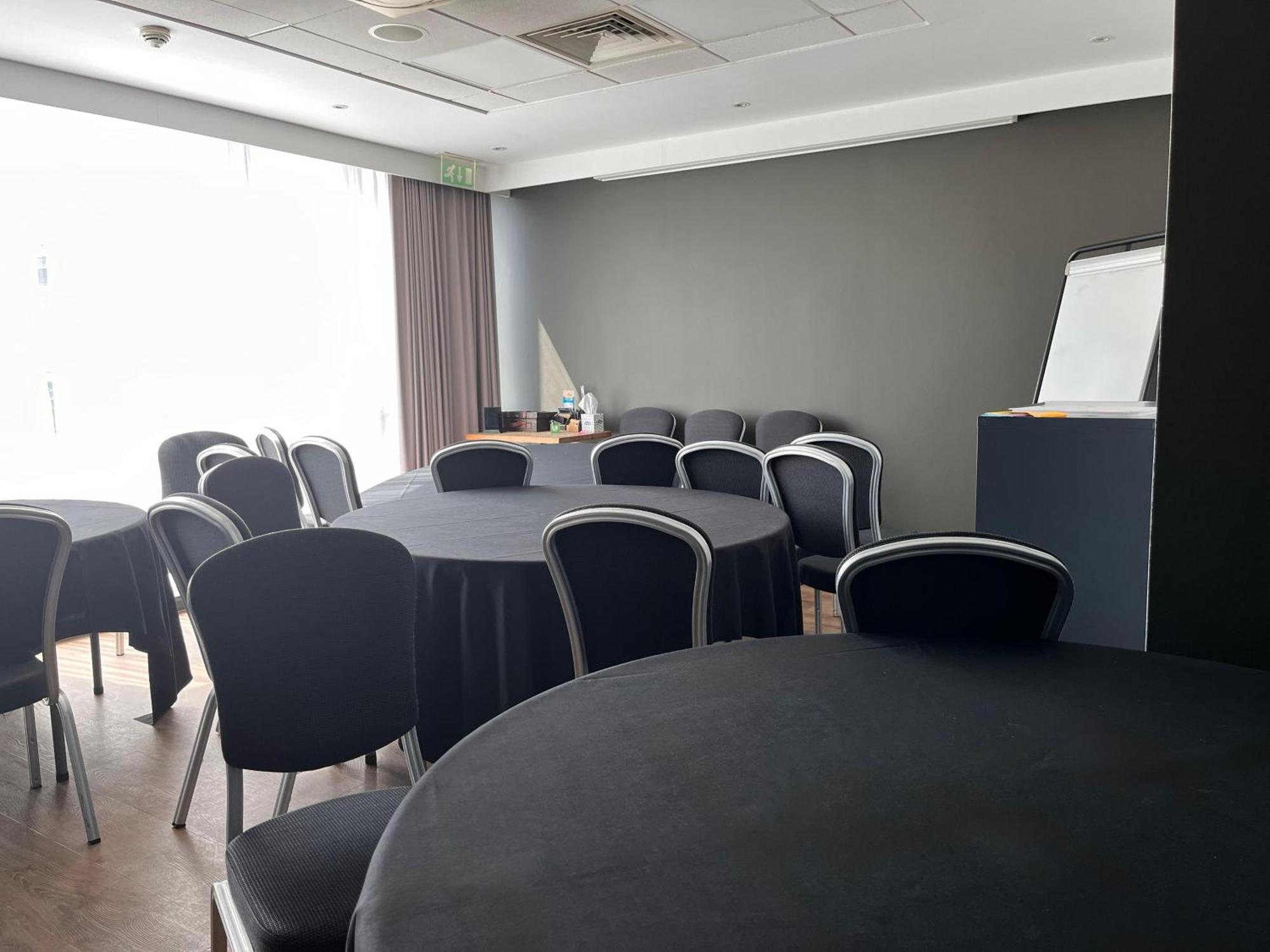 เพนตาโฮเต็ล เดอร์บี Hotel ดาร์บี ภายนอก รูปภาพ
